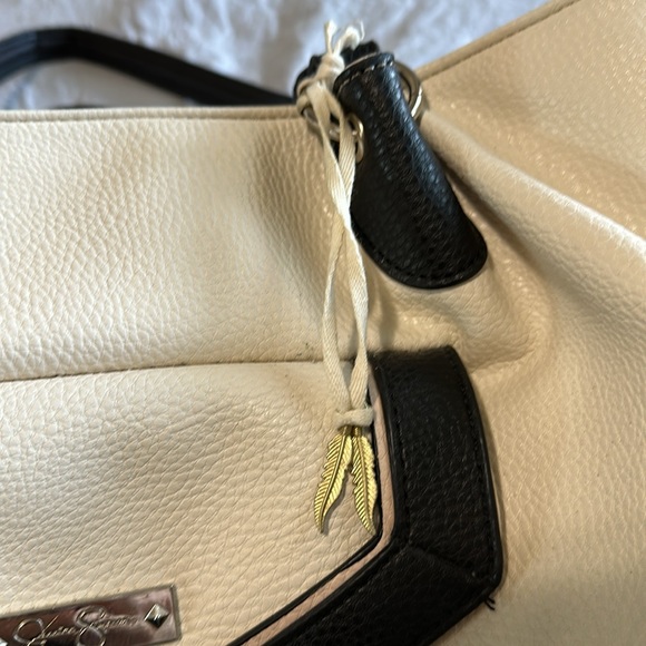 Jessica Simpson Purse - Picture 3 of 6